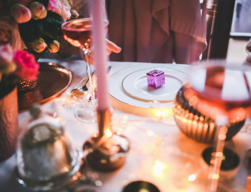 Viele Einladungen zu Weihnachtsfeiern? – So wählen Sie klug